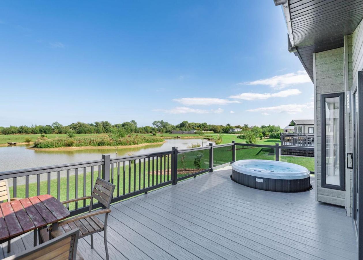 Burgh le Marsh Home Farm Park Lakeside Retreat חדר תמונה