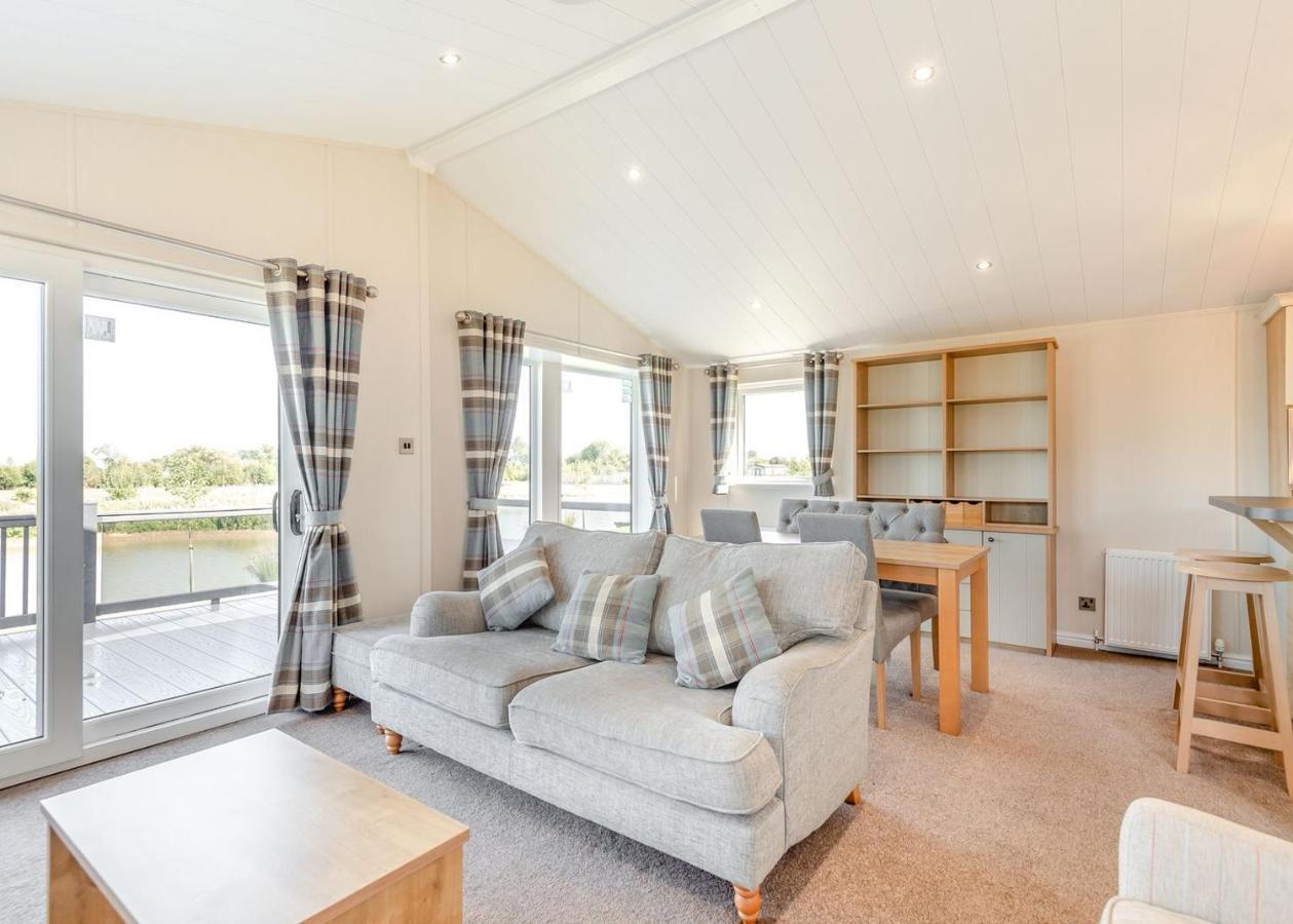 Burgh le Marsh Home Farm Park Lakeside Retreat חדר תמונה